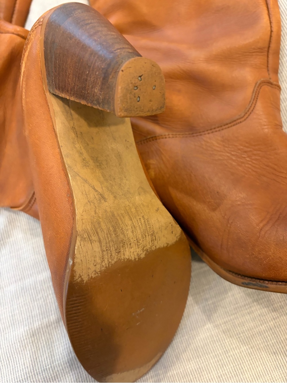 Frye Women's Tan Leather Pointed-Toe Heeled Boots - Picture 4 of 9
